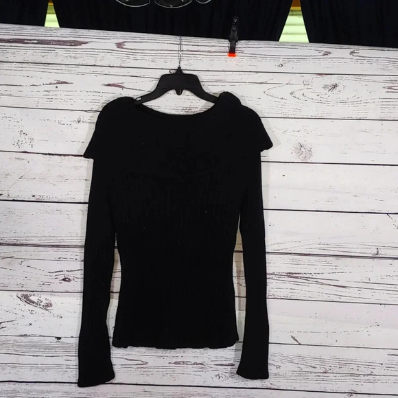 Women's Sweater - Picture 1 of 5